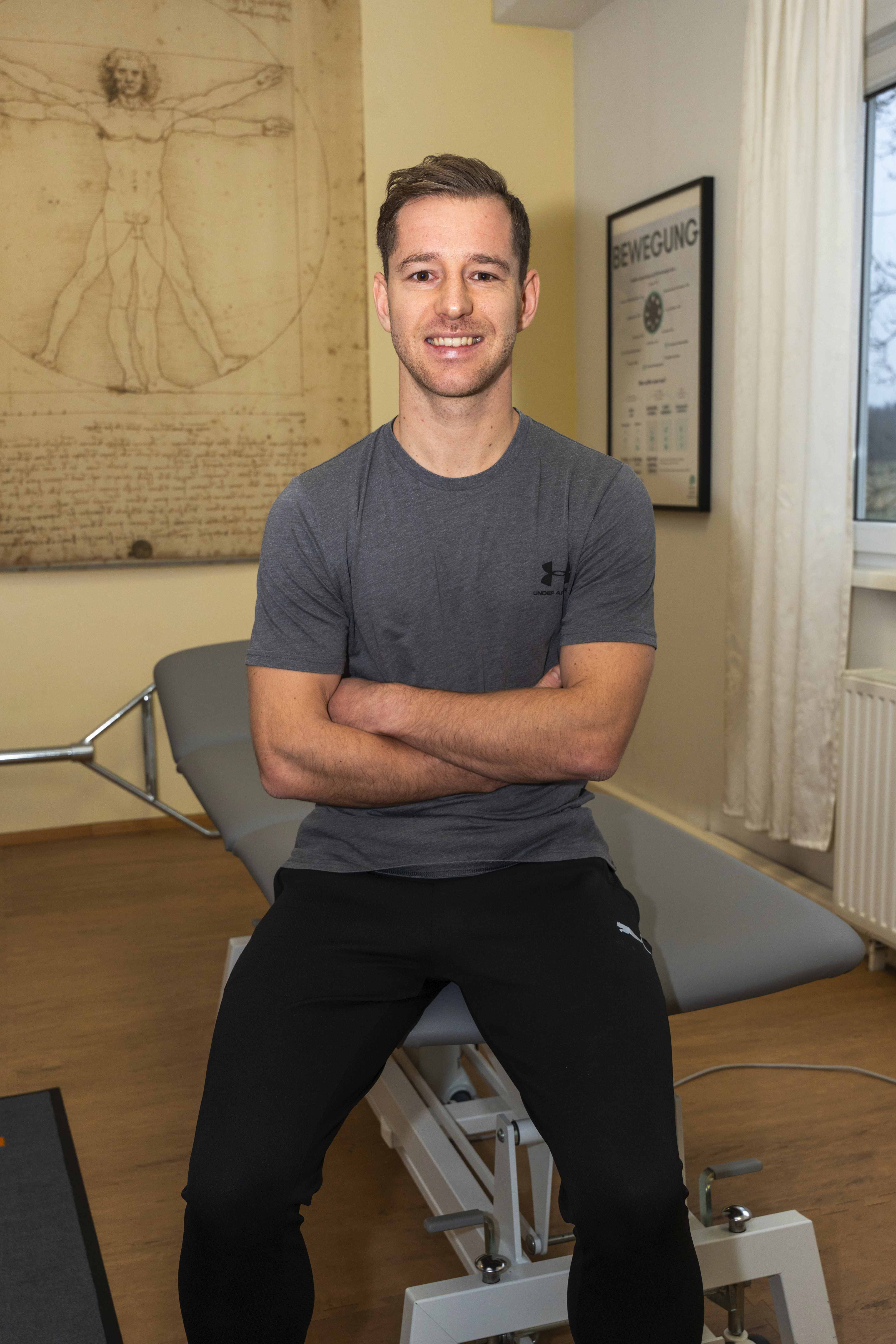 Martin Adlesgruber in seiner Praxis